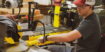 BLACKBURN: THE WORLDWIDE LEADER IN MARKING FLAGS