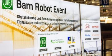 Focus on automatic feed pusher for cattle housing at EuroTier 2024