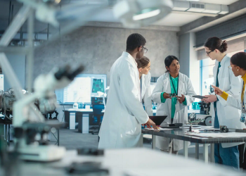 FFAR Seeks Nominations for 2025 New Innovator in Food & Agriculture Research Award