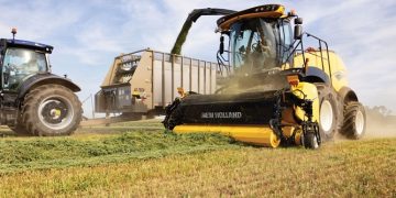 New Holland Celebrates Triple Win at AE50 Awards for Hay and Forage Innovations