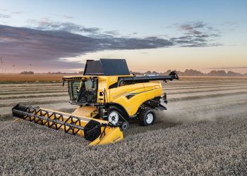 New Holland Intelligence Updates Keep You Better Connected to Your Combine
